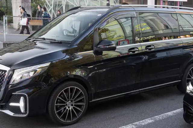 Mercedes-Benz V-Class, executive mpv for up to 6 passengers